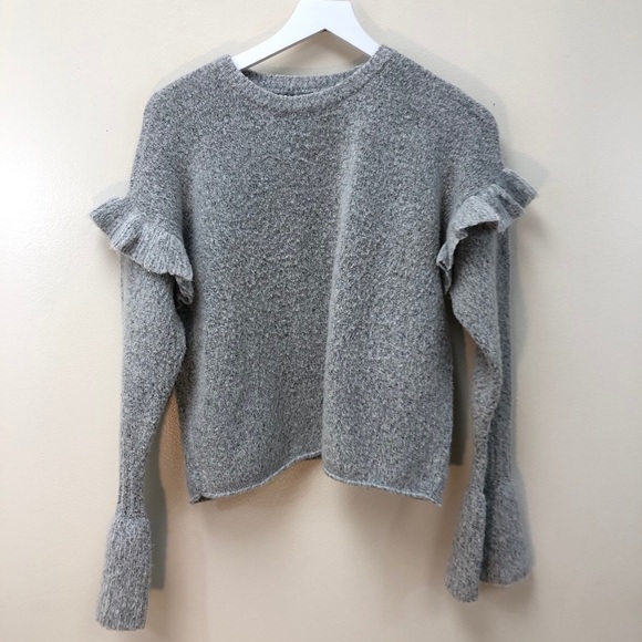 ROMEO + JULIET grey crop ruffle sleeve‎ sweater - Picture 4 of 7